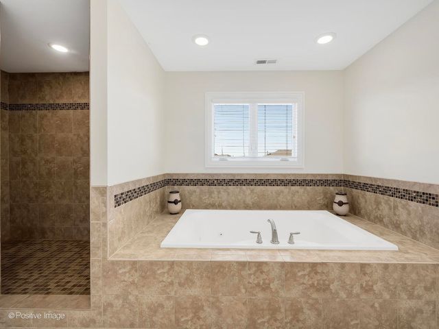 21580 Skyway Drive, Mokena, IL 60448