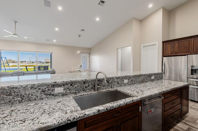 22930 E GALVESTON Street, Mesa, AZ 85212