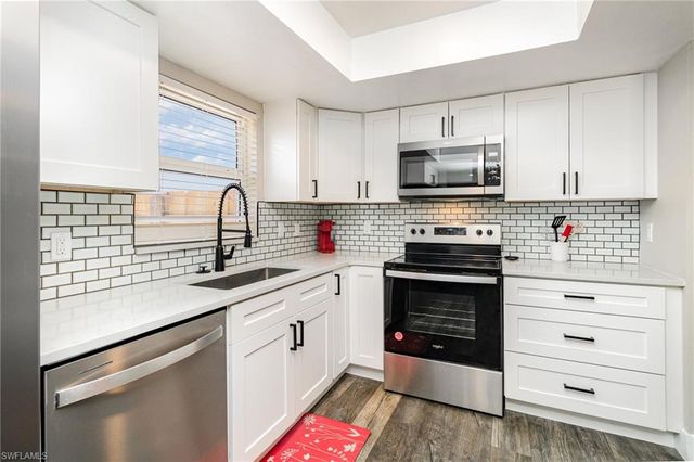 517 98th AVE N, Naples, FL 34108