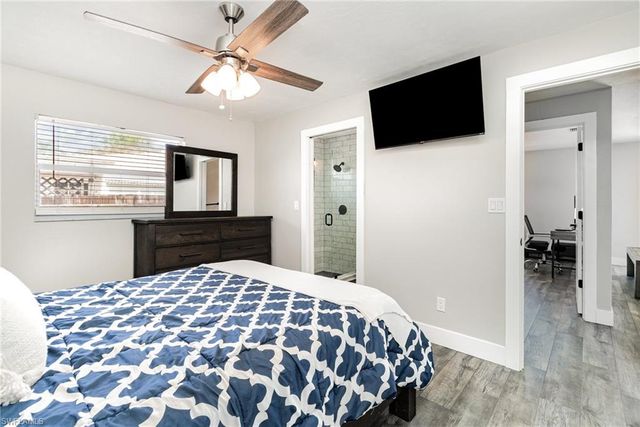 517 98th AVE N, Naples, FL 34108