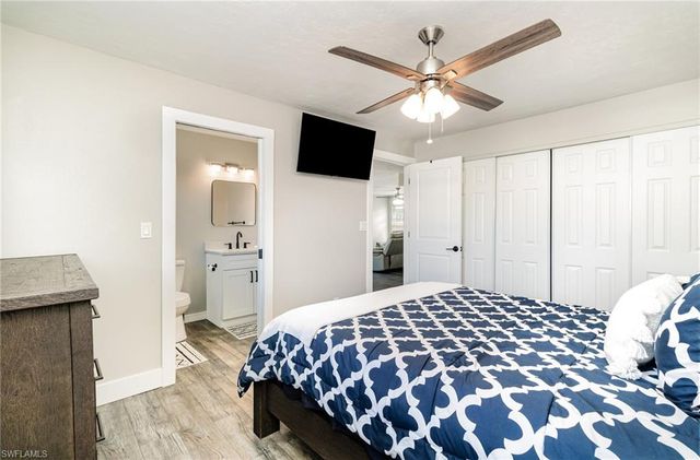 517 98th AVE N, Naples, FL 34108