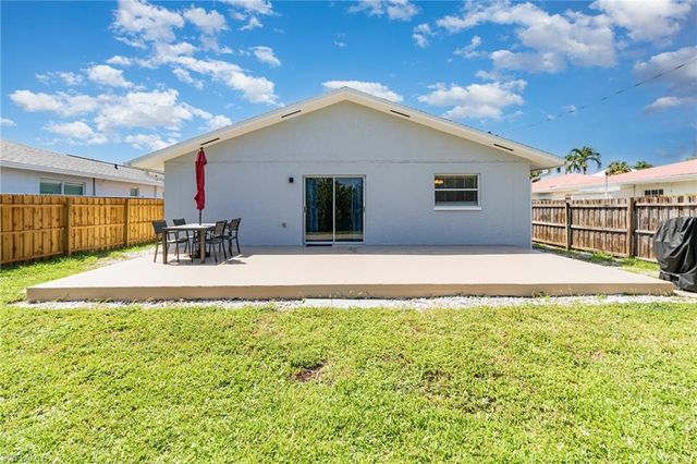 517 98th AVE N, Naples, FL 34108