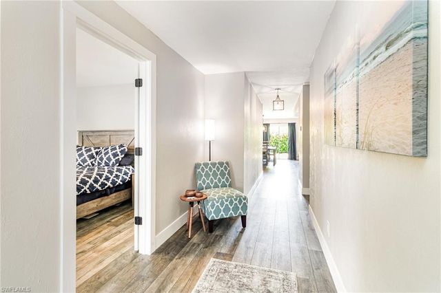 517 98th AVE N, Naples, FL 34108