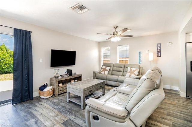 517 98th AVE N, Naples, FL 34108