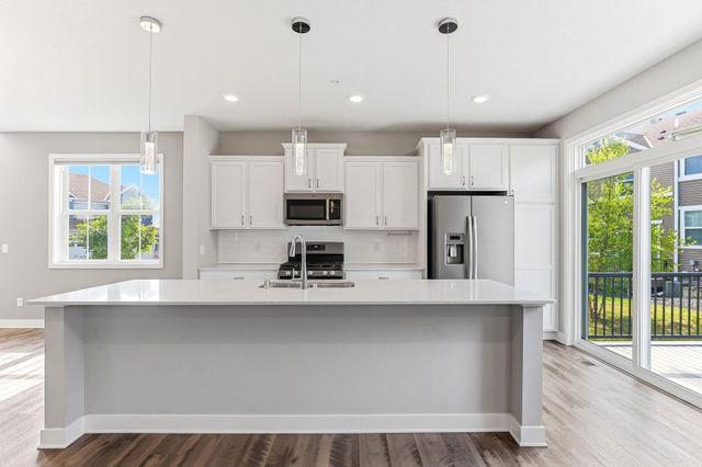 4225 Corn Silk Way, Woodbury, MN 55129