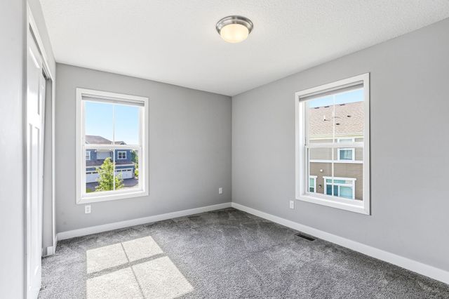4225 Corn Silk Way, Woodbury, MN 55129