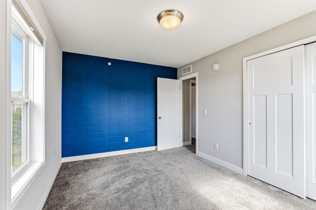 4225 Corn Silk Way, Woodbury, MN 55129