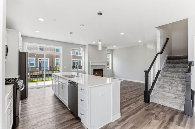 4225 Corn Silk Way, Woodbury, MN 55129