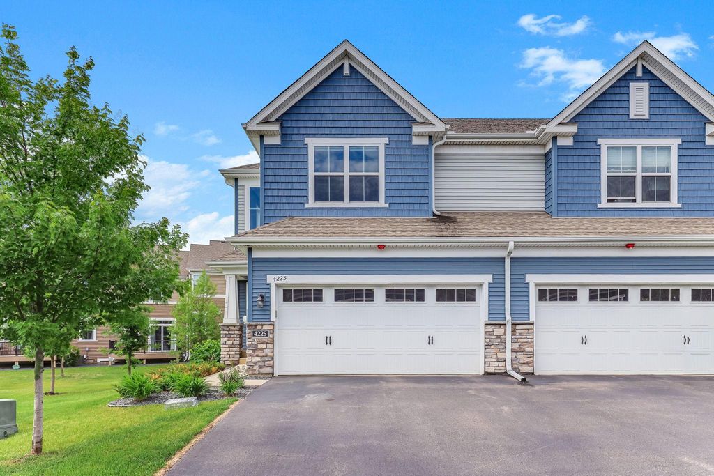 4225 Corn Silk Way, Woodbury, MN 55129
