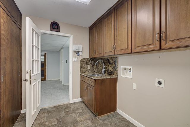 3002 Shadowdale Drive, Houston, TX 77043