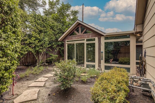 3002 Shadowdale Drive, Houston, TX 77043