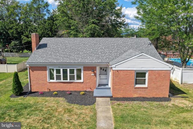 704 GREEN ACRES ST, Mechanicsburg, PA 17055