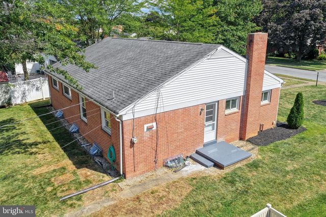 704 GREEN ACRES ST, Mechanicsburg, PA 17055