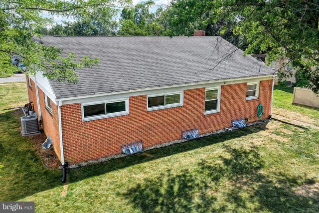 704 GREEN ACRES ST, Mechanicsburg, PA 17055