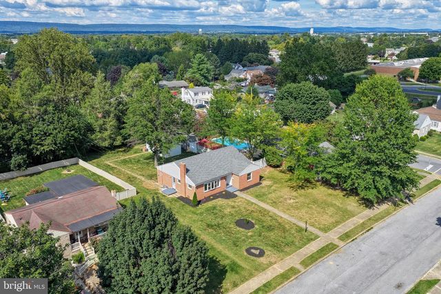 704 GREEN ACRES ST, Mechanicsburg, PA 17055