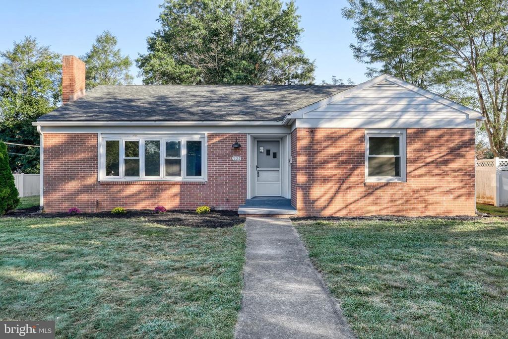704 GREEN ACRES ST, Mechanicsburg, PA 17055