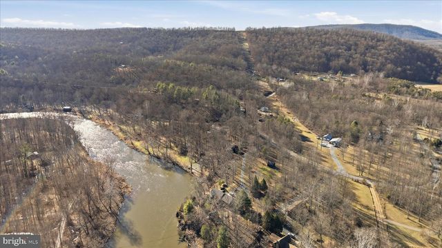 3 RUNNING WATERS WAY, Great Cacapon, WV 25422