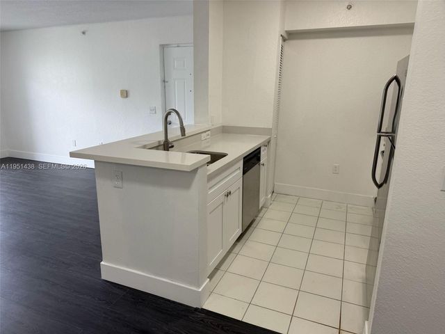 15410 SW 284 ST 8203, Homestead, FL 33033