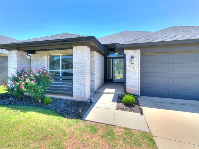 2316 Roca Drive, Edmond, OK 73012