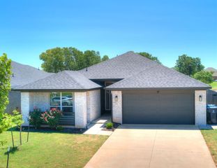 2316 Roca Drive, Edmond, OK 73012