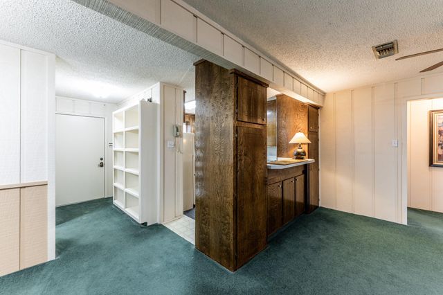 209 Raven Wood Street, Huntsville, TX 77320