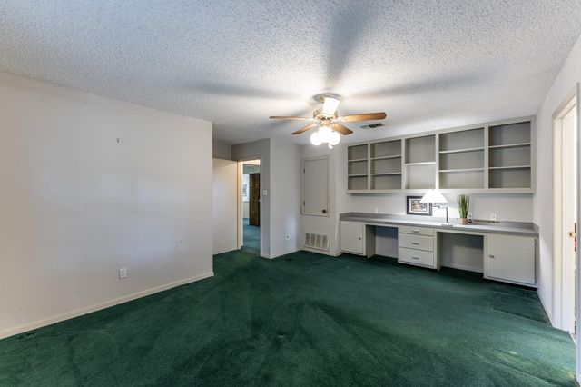 209 Raven Wood Street, Huntsville, TX 77320