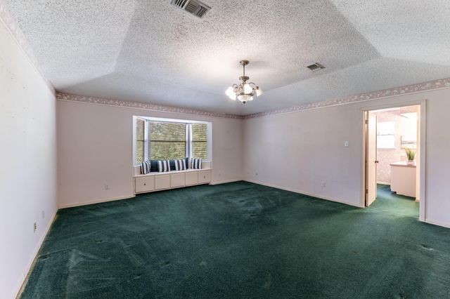 209 Raven Wood Street, Huntsville, TX 77320