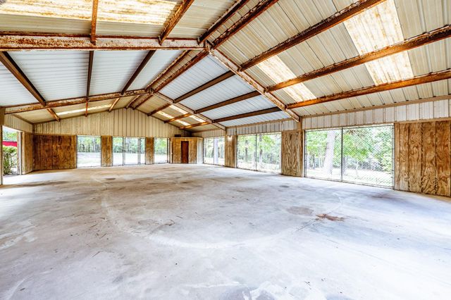 209 Raven Wood Street, Huntsville, TX 77320