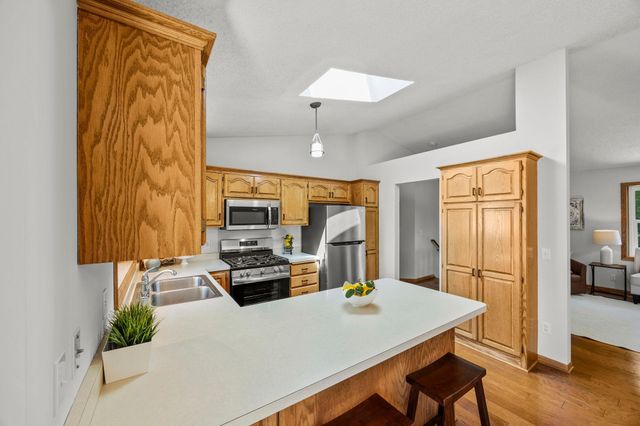 5898 144th Street W, Apple Valley, MN 55124