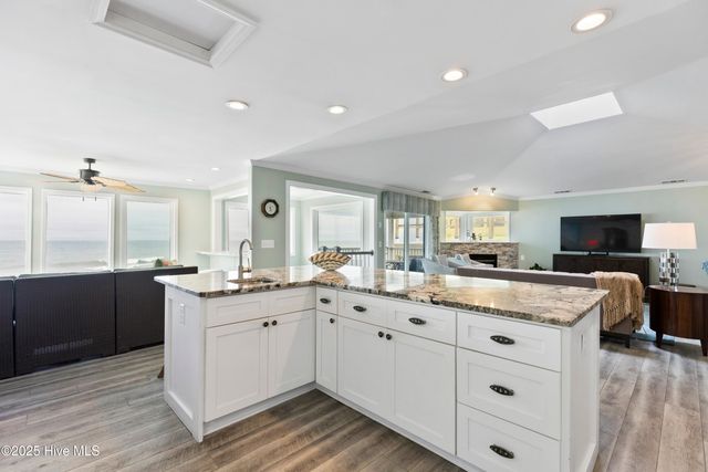 908 Carolina Beach Avenue N Apt 3, Carolina Beach, NC 28428