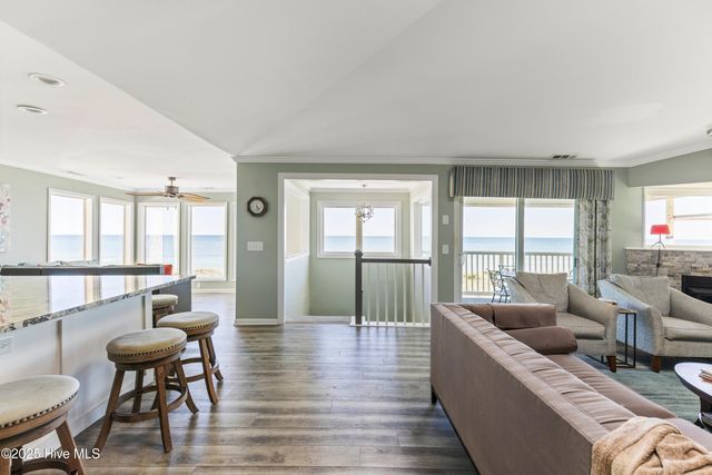 908 Carolina Beach Avenue N Apt 3, Carolina Beach, NC 28428