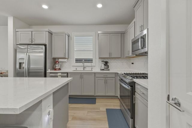 2051 Petunia Drive, Hollister, CA 95023
