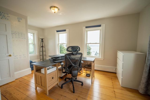 8 Douglas Ave, Hull, MA 02045