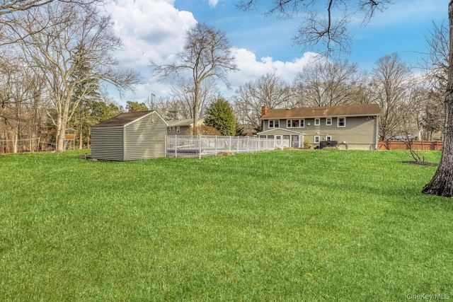 7 E Mayer Drive, Suffern, NY 10901