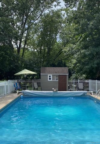 7 E Mayer Drive, Suffern, NY 10901