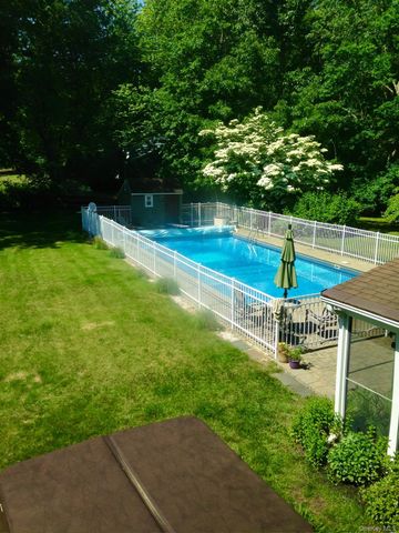 7 E Mayer Drive, Suffern, NY 10901