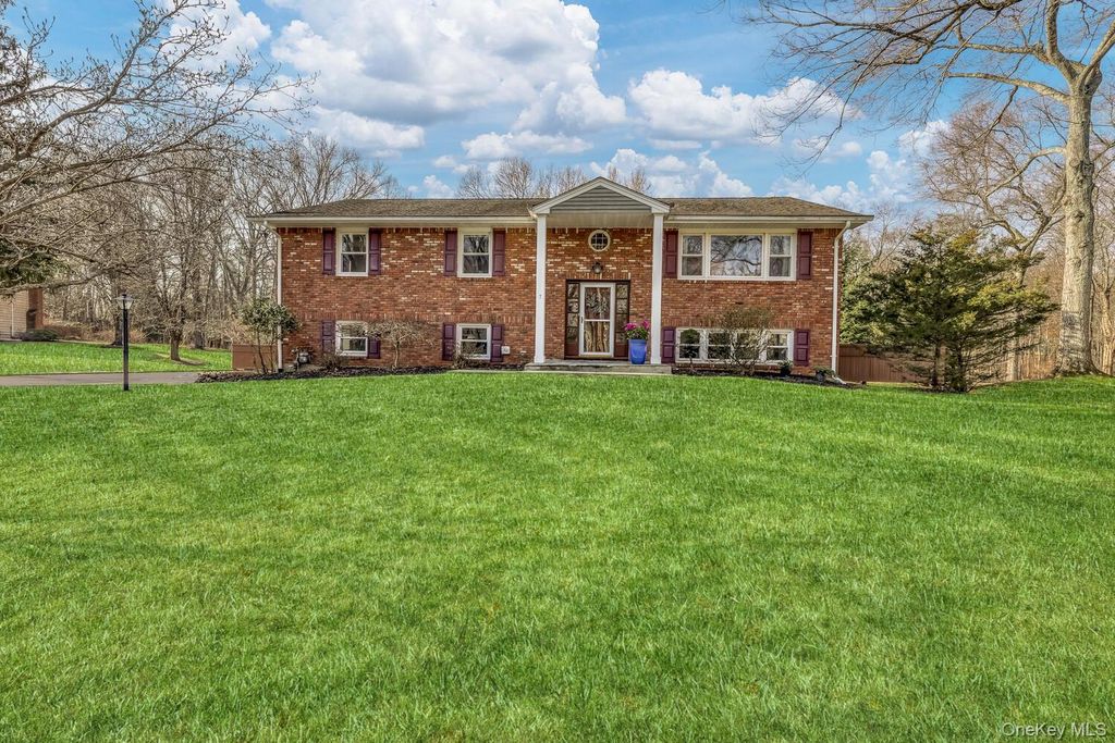 7 E Mayer Drive, Suffern, NY 10901