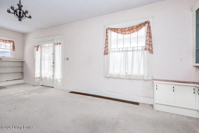 3703 Grandview Ave, Louisville, KY 40207