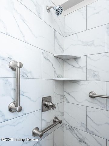 3703 Grandview Ave, Louisville, KY 40207