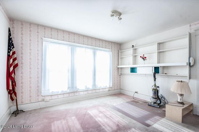 3703 Grandview Ave, Louisville, KY 40207