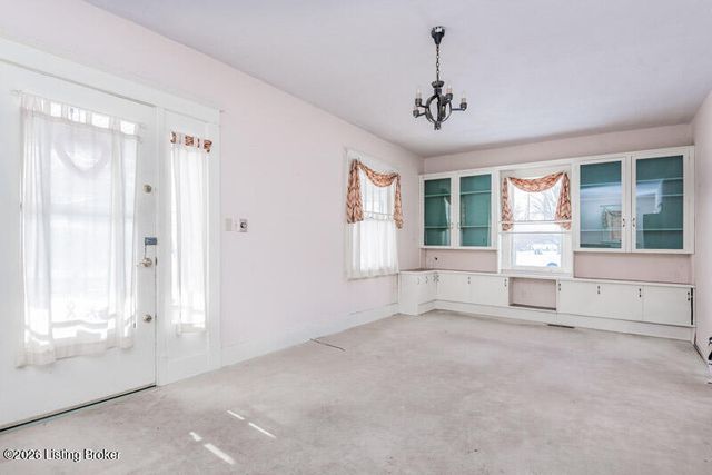 3703 Grandview Ave, Louisville, KY 40207