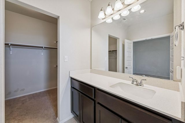 316 Insider LOOP, Elgin, TX 78621