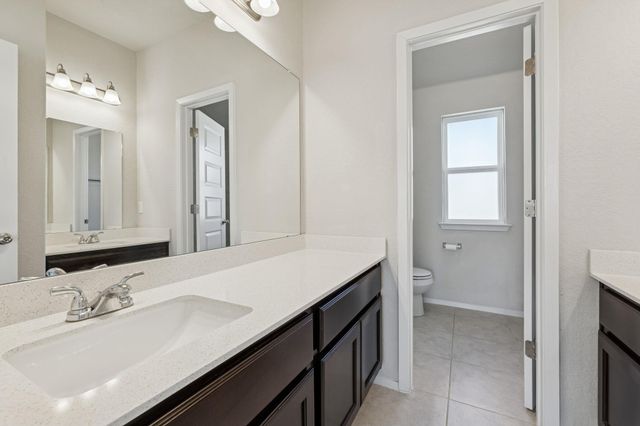 316 Insider LOOP, Elgin, TX 78621