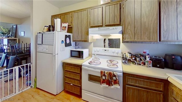 1569 Hialeah Drive, Las Vegas, NV 89119