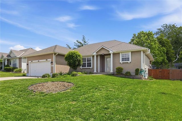 3205 SW Alice Lane, Lee's Summit, MO 64082