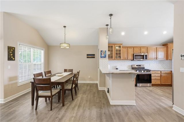 3205 SW Alice Lane, Lee's Summit, MO 64082