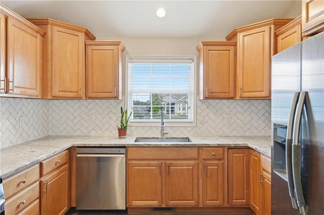 3205 SW Alice Lane, Lee's Summit, MO 64082