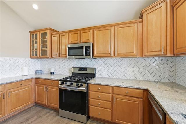 3205 SW Alice Lane, Lee's Summit, MO 64082