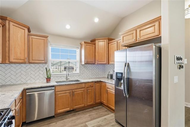 3205 SW Alice Lane, Lee's Summit, MO 64082