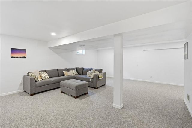 3205 SW Alice Lane, Lee's Summit, MO 64082